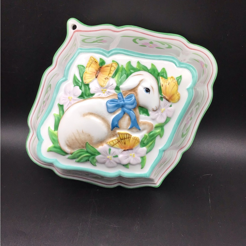 COPY - Franklin Mint Porcelain Jello Mould Wall Hanging